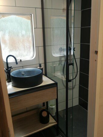 Roulotte confortable, 1 chambre, avec jardin