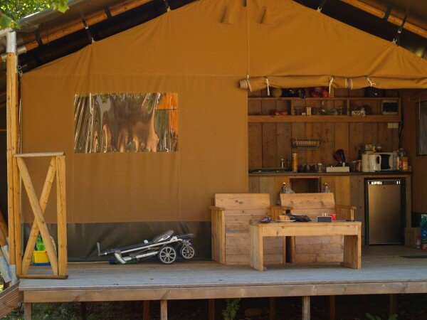 Tente design, 2 chambres, avec jardin