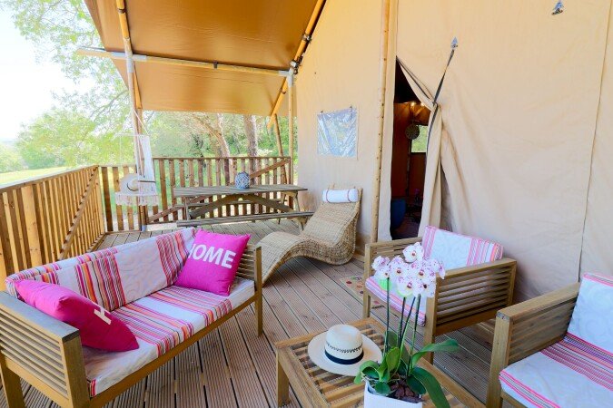 Tente confortable, 2 chambres, avec jardin