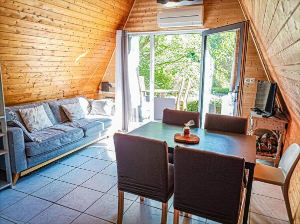 Cabane confortable, 2 chambres, avec jardin
