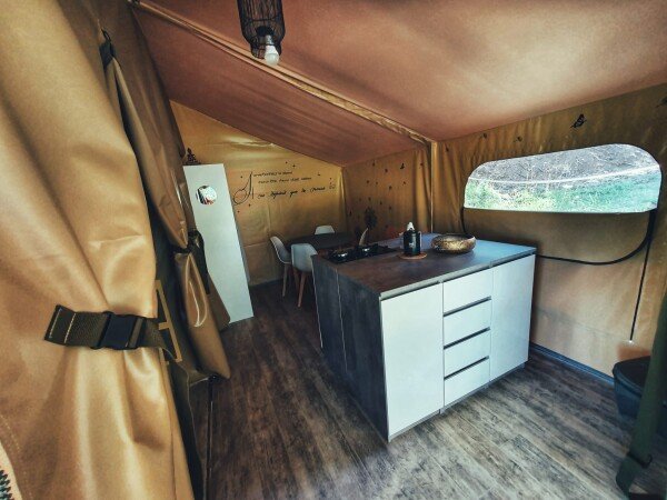 Tente 2 chambres, avec jardin