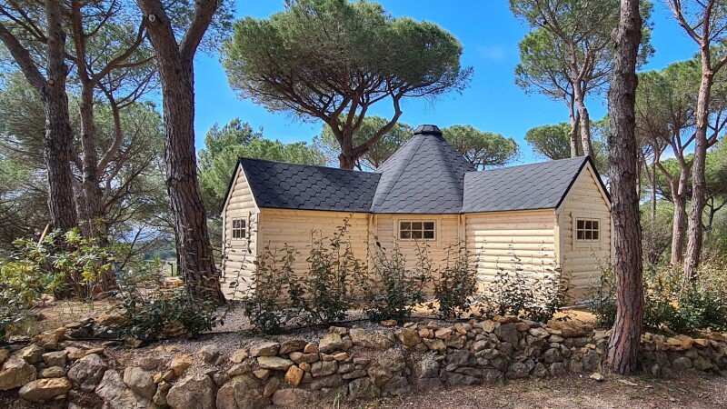 Kota 2 chambres, avec jardin