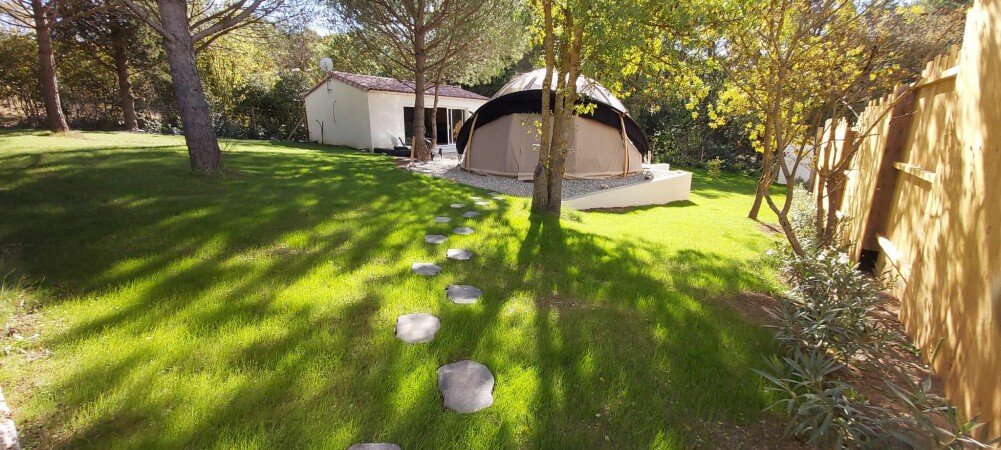 Hébergement insolite romantique, 1 chambre, avec jardin