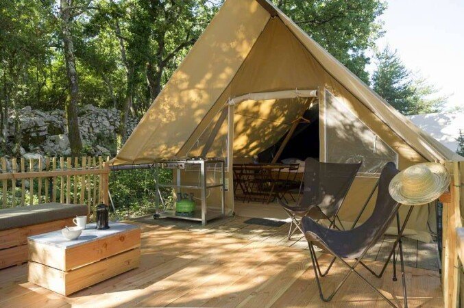 Tente design, 5 voyageurs, avec jardin