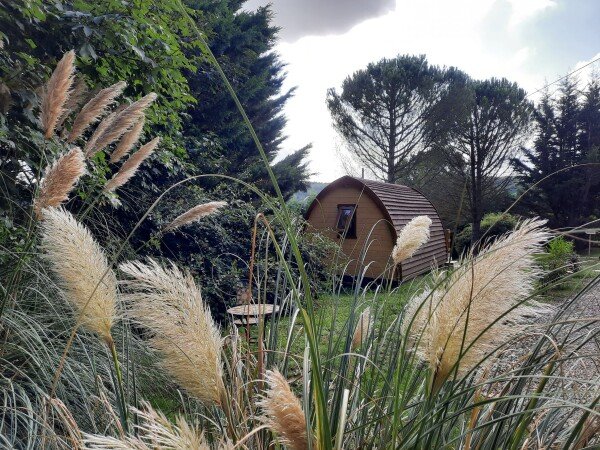 Hébergement insolite romantique, 1 chambre, avec jardin