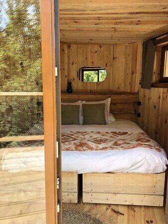 Cabane confortable, 2 chambres, avec jardin