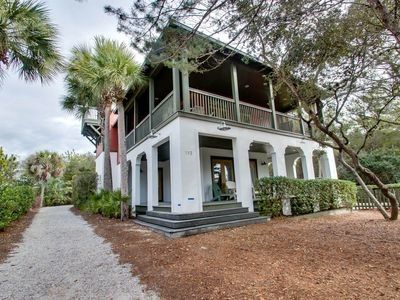 House 4 bedrooms, with pool