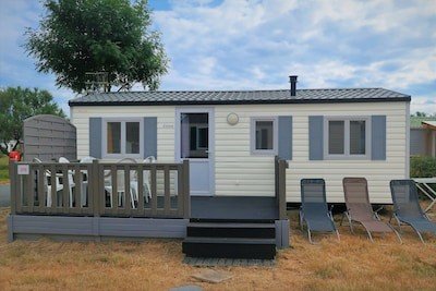Mobil home authentique, 3 chambres, avec piscine