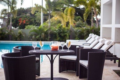 House 5 bedrooms, with pool