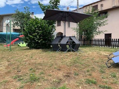 Casa 3 camere, con giardino