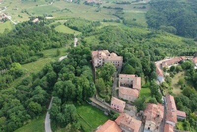 Castello 2 camere, con giardino