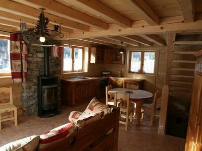 Chalet savoyard traditionnel, 2 chambres, avec piscine