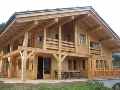 Chalet en bois traditionnel, 5 chambres, avec jardin