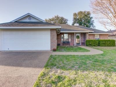 House 3 bedrooms, with garden