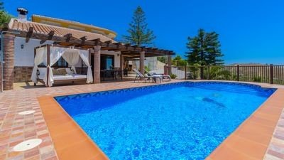 Gîte de charme, 3 chambres, avec piscine