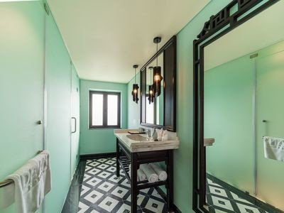 Studio design, 4 chambres, avec piscine