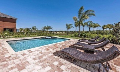 Maison design, 11 chambres, avec jacuzzi