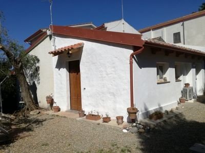 Casa 1 camera, con giardino