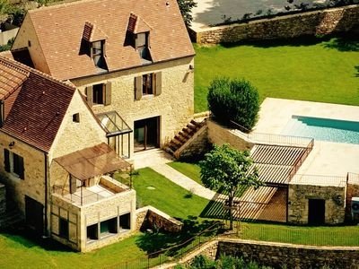Hôtel design, avec piscine