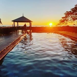 House 6 bedrooms, with pool