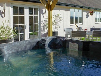 House 2 bedrooms, with jacuzzi