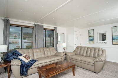 House 2 bedrooms, with garden