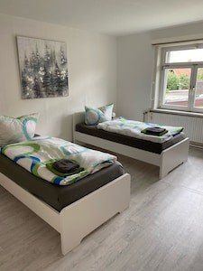Wohnung 3 Schlafzimmer, mit Garten