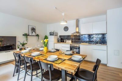 Wohnung 4 Schlafzimmer, mit WLAN