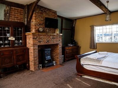 Bed and breakfast 1 bedroom, with fireplace