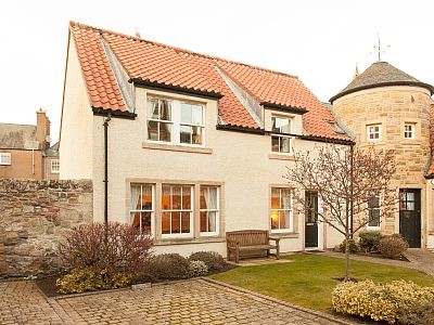 Casa 3 camere, con giardino