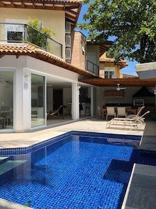 Casa 4 quartos, com piscina