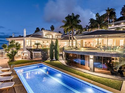 Villa de luxe design, 5 chambres, avec piscine