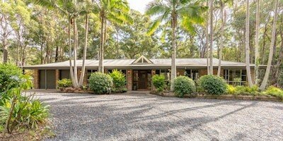 House 4 bedrooms, with pool