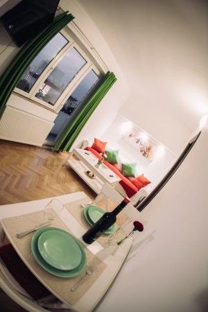 Appartamento 6 camere, con giardino