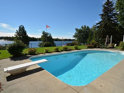 House 5 bedrooms, with pool