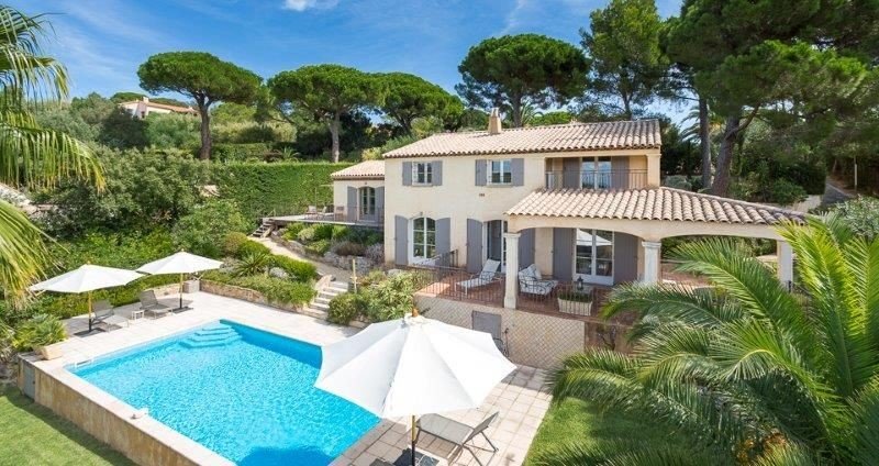 Vila 5 quartos, com piscina