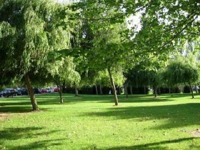 Apartamento 2 habitaciones, con jardín