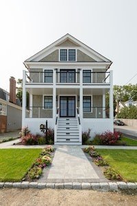 @todoptHouse 4 bedrooms, @todoptwith gym