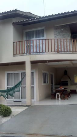 Casa 3 quartos, com jardim