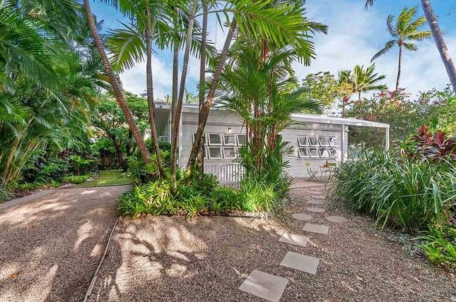 House 2 bedrooms, with pool