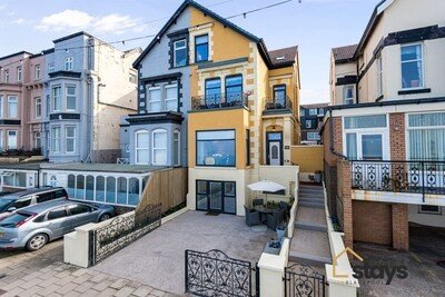 House 6 bedrooms, with jacuzzi