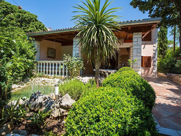 House 3 bedrooms, with garden