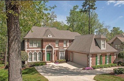 House 8 bedrooms, with jacuzzi