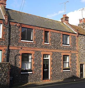 House 2 bedrooms, with garden