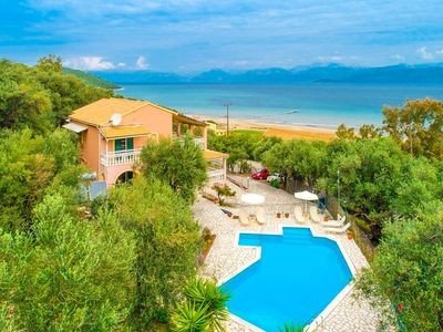 Villa 8 chambres, avec piscine