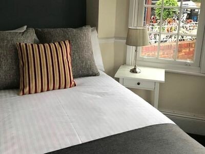 Bed and breakfast 1 bedroom, with garden