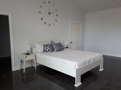 Bed and breakfast 1 bedroom, with pool