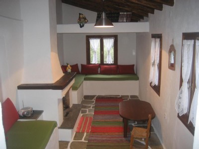 House 2 bedrooms, with fireplace