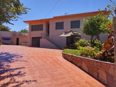 Villa 4 bedrooms, with pool