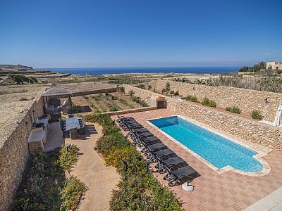 Bed and breakfast 7 bedrooms, with pool